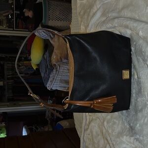 Dooney and Bourke black pebbled leather shoulder / Crossbody Bag NWOT